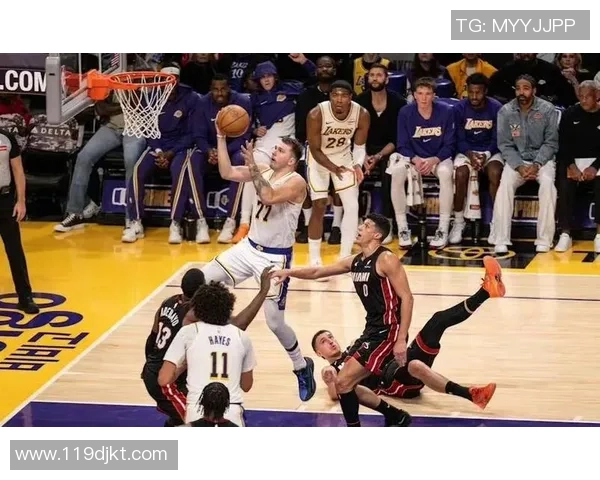 湖人对阵热火精彩直播8场赛事回顾与分析